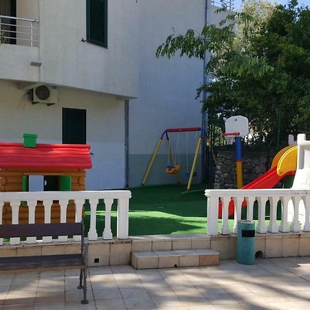 Roman Gardens Studio Apartment Risan Exterior foto