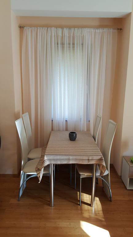 Roman Gardens Studio Apartment Risan Exterior foto